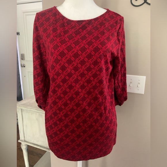 Liz Claiborne Medium Elegant Red Patterned Top P2P 22-24 - Picture 1 of 4